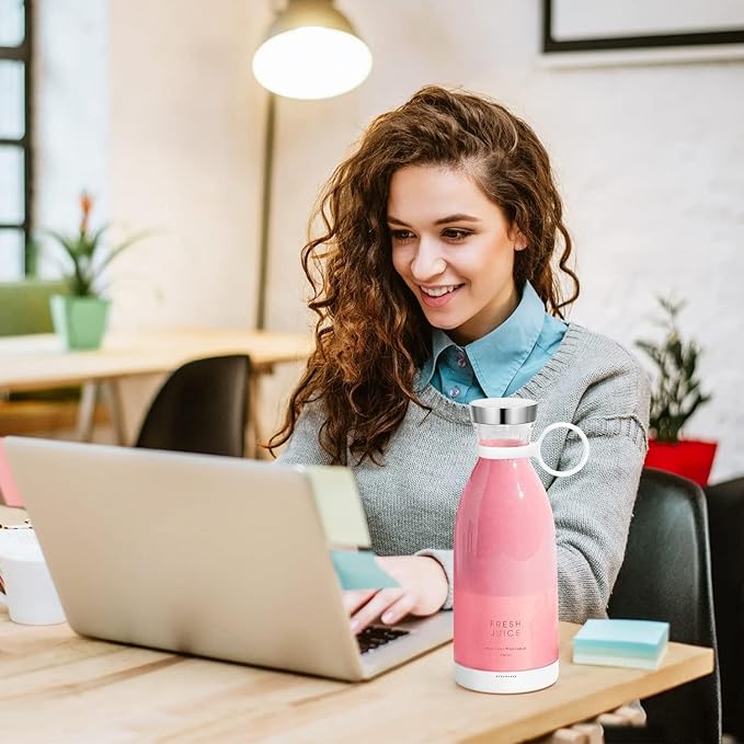 Portable Blender, USB Rechargeable Mini Juicer Blender